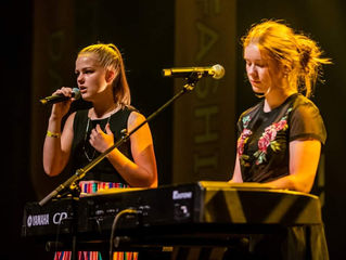 “PLEKKEN VAN PLEZIER”