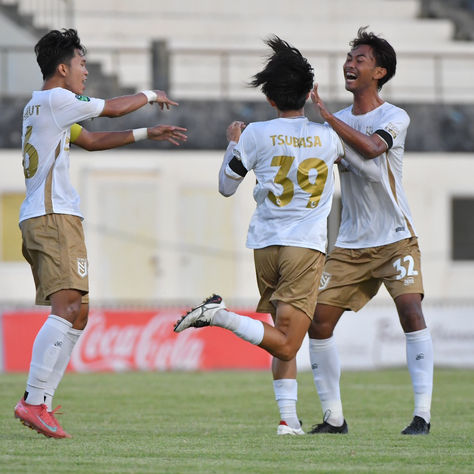 Angthong FC 2-1 Futera United