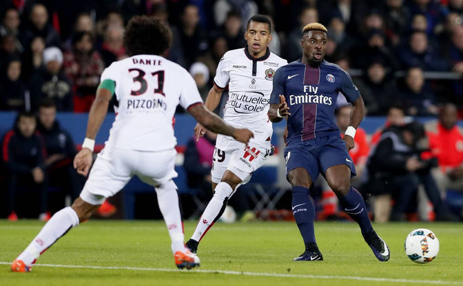 The Ivorian Serge Aurier rejected Barcelona's offer for now