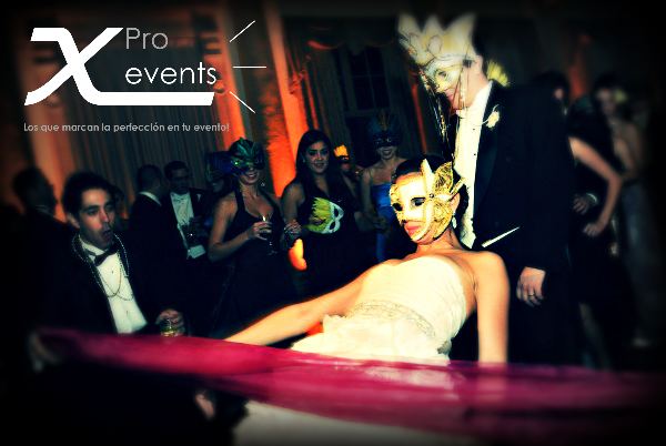 X Pro events - 809-846-3784 - Uplighting que perfecciona tus fotos.jpg