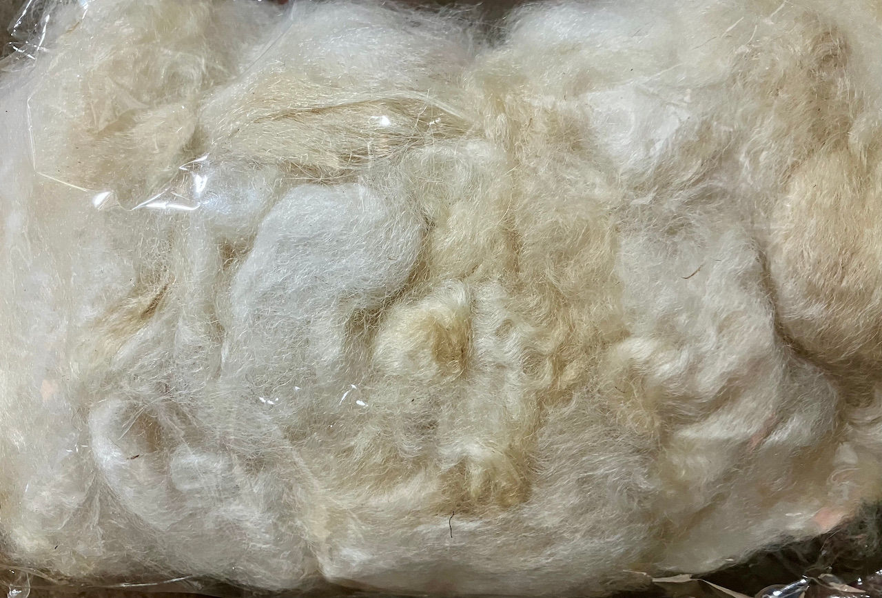 30g bag of washed white alpaca fleece