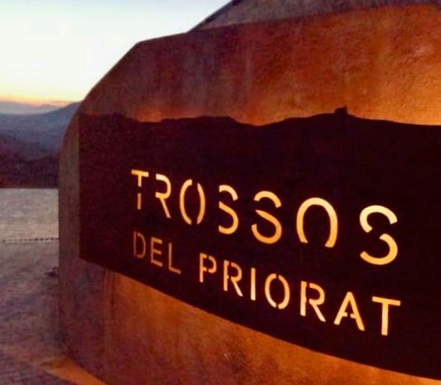 The unique Trossos del Priorat entrance signage