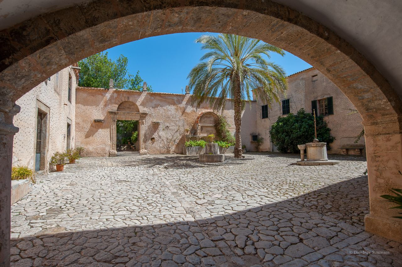 The inner courtyard at Son Puig, Puigpunyent