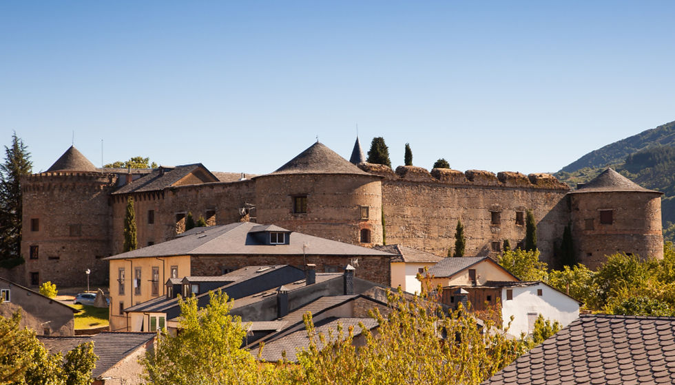 The castle at Villafranca del Bierzo - photo by Bebslabor