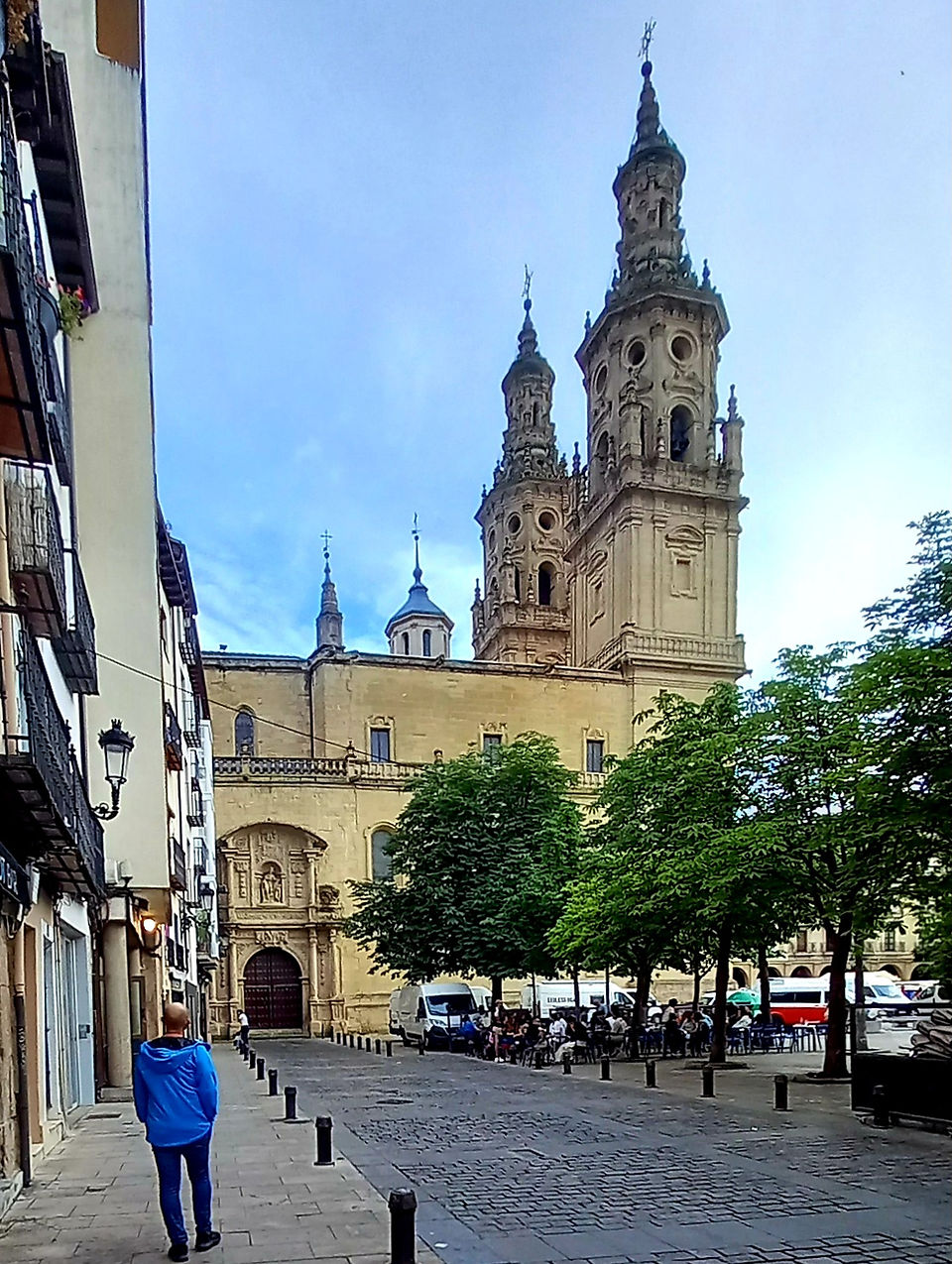 Logroño cathedral from the left side