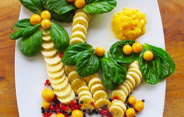 Yummy Palm Tree Banana and spinach platter