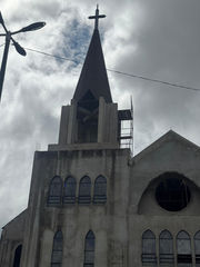 Projeto da reforma da Igreja São Sebastião localizada em Parauapebas - Pará. Uma Igreja com duas torres do sino, vitrais, arcos góticos, autoria do projeto arquitetônico Isabella Dalfovo Arquitetura Sacra