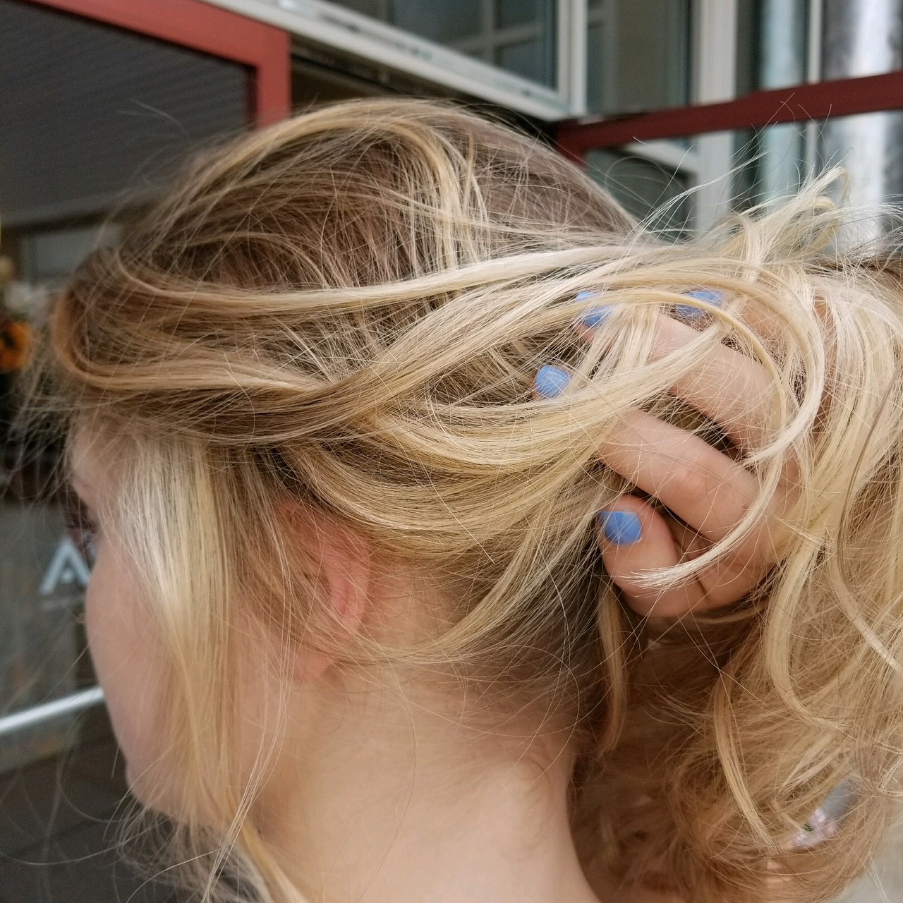 HAIR COLOUR STUDIO - STYLE 10560
