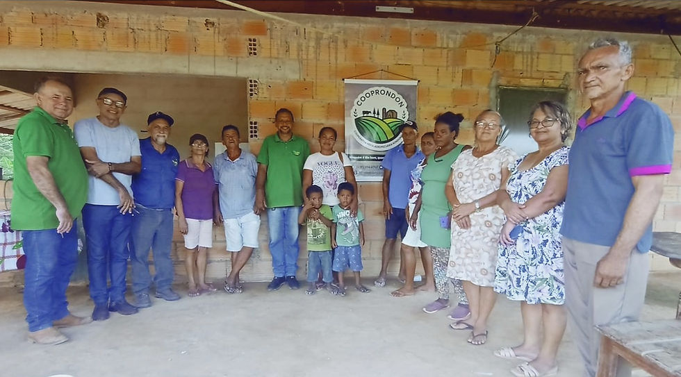 A COOPRONDON Celebra Conquistas e Planeja Futuro Brilhante em Reunião com Cooperados