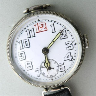 Helvetia Trench Watch - 1918. With Helvetia 13 ligne movement and dustproof case with Brevet + 71602 stamp.