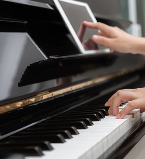online piano lessons.jpg