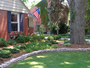Lawn service and plantings care near me in Bloomfield Hills MI