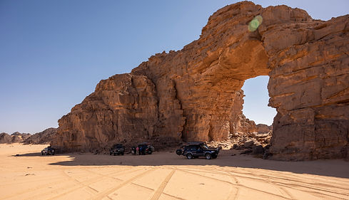 Offroad door Tassili n’Ajjer NP.jpg