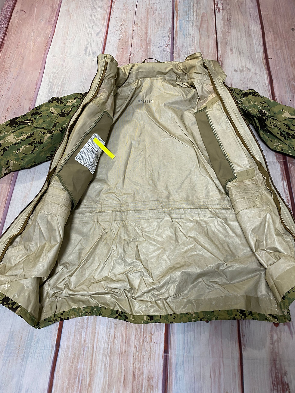 サムネイル： U.S.NAVY NWU TYPEⅢ ゴアテックスパーカー S-R 2017年 USED【NP096】