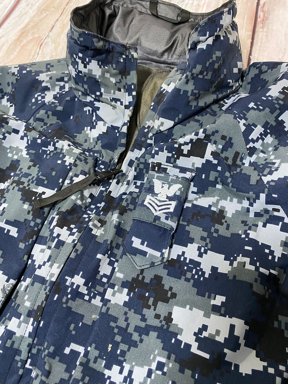 サムネイル： U.S.NAVY NWU TYPEⅠ ゴアテックスパーカー M-R 2008年 USED【NP078】