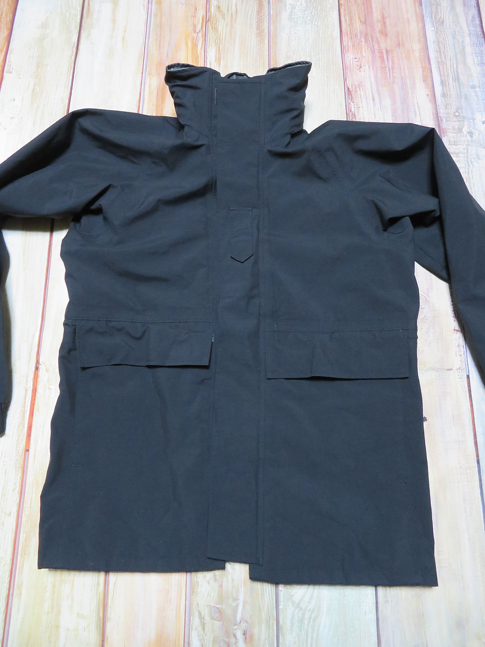 サムネイル： U.S.NAVY ゴアテックスパーカー 黒 S-R 2018年 USED【NP051】
