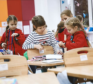 Filles en classe