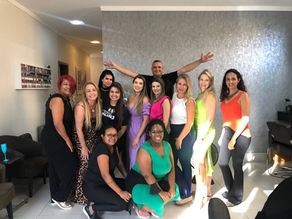Lounge 850 reúne clientes e amigas no Dia Internacional das Mulheres 