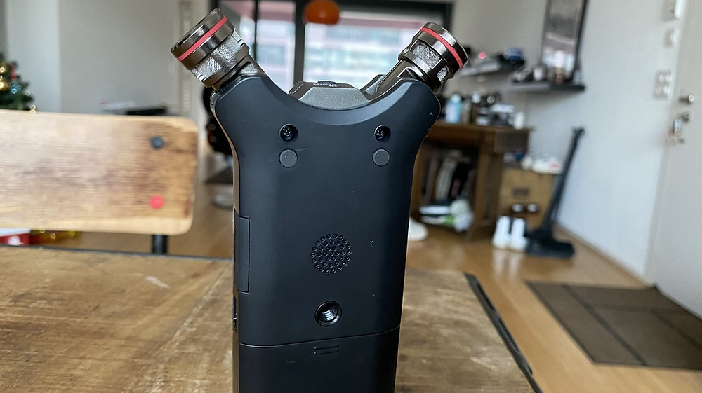 Tascam DR-07X backside with speaker and mount