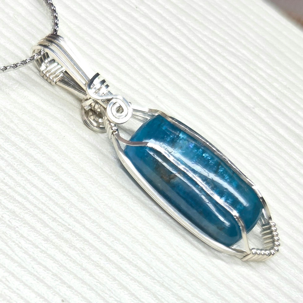 Thumbnail: Apatite pendant