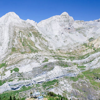 19 - Ossau - discordance calcaire sur granite.jpg