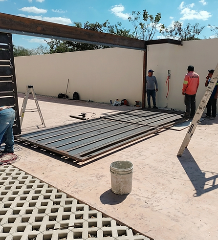 grupo aris del mayab trabajando en una entrada