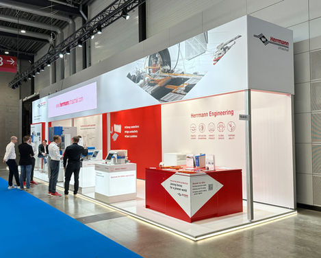 Ansicht des Messestandes für Herrmann Ultraschall auf der Battery Show Europe 2024 in Stuttgart.