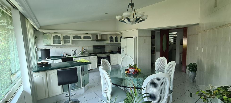 Miniatura: Jardines en la Montana Casa en Venta