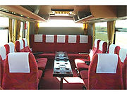 大型観光バス 乗車定員53名(うち補助席8名)