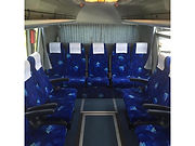 大型観光バス 乗車定員５３名(うち補助席８名)・シート