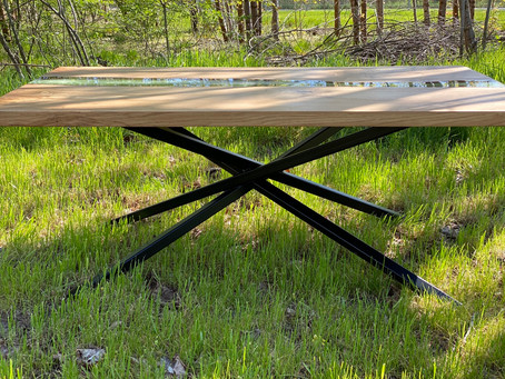 Couchtisch Wildeiche als Canyonriver 1300x800mm mit Mikado Gestell
