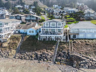 Oceanfront Craftsman in Roads End: 6937 NW Logan Rd, Lincoln City, OR 97367