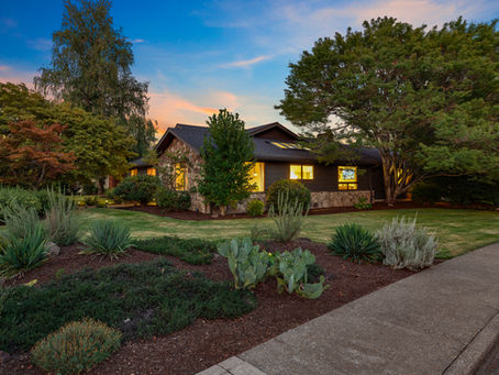 SOLD | Beautifully Restored Mid-Century in McMinnville: 1030 NW 20th Street