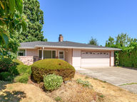 Start Fresh on a Quiet Cul‑de‑Sac Home: 16265 SE Echo Way    Milwaukie, OR