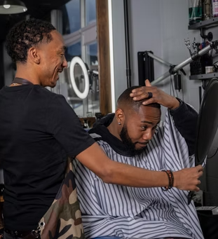 Tips for Men to Manage Curly Hair After a Haircut