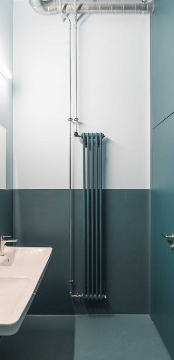 Sauber und modern gestaltete WC-Anlagen im Neubau des Töss Campus Winterthur zur gemeinschaftlichen Nutzung auf dem Stockwerk.