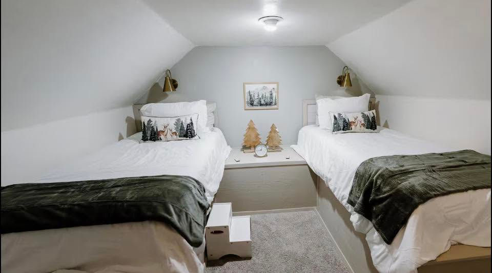 Two twin beds 4