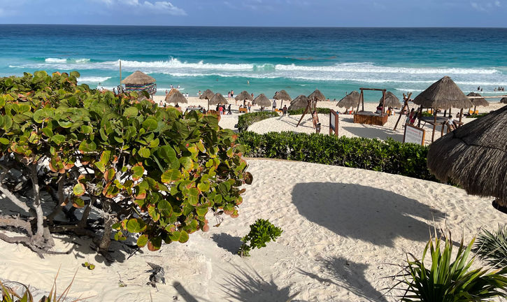 Playa Delfines in Cancun