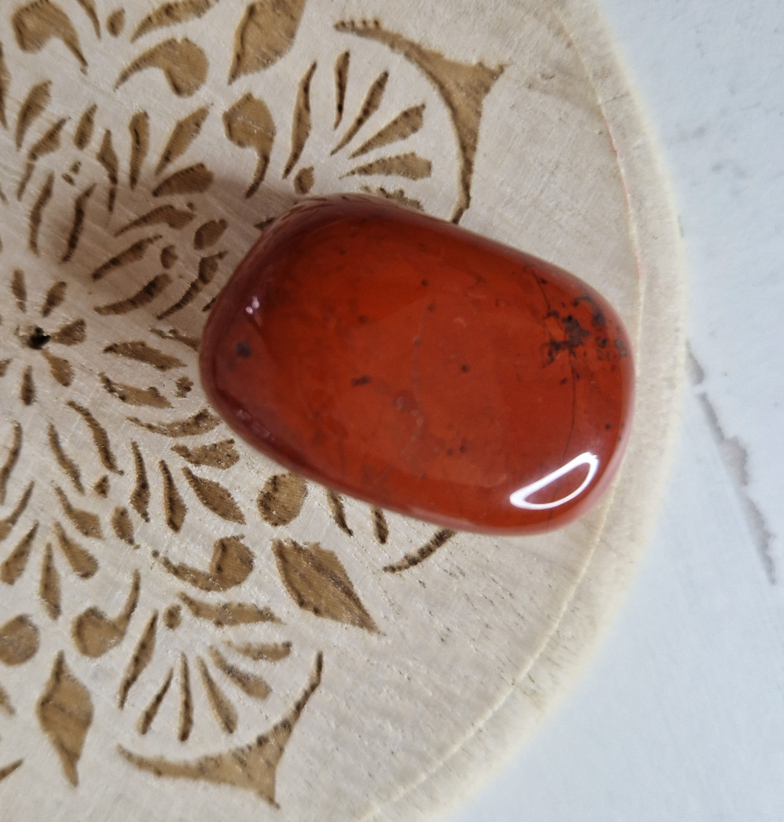 Rodado de jaspe rojo