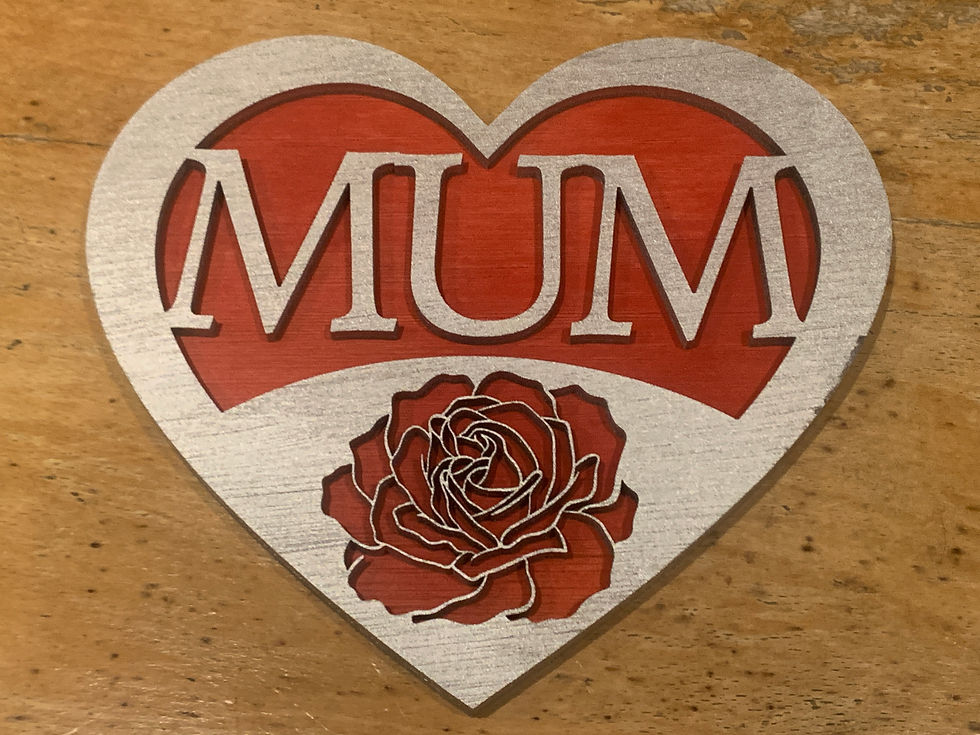 WOODEN SILVER ON RED LOVE HEART MUM HANGING SIGN