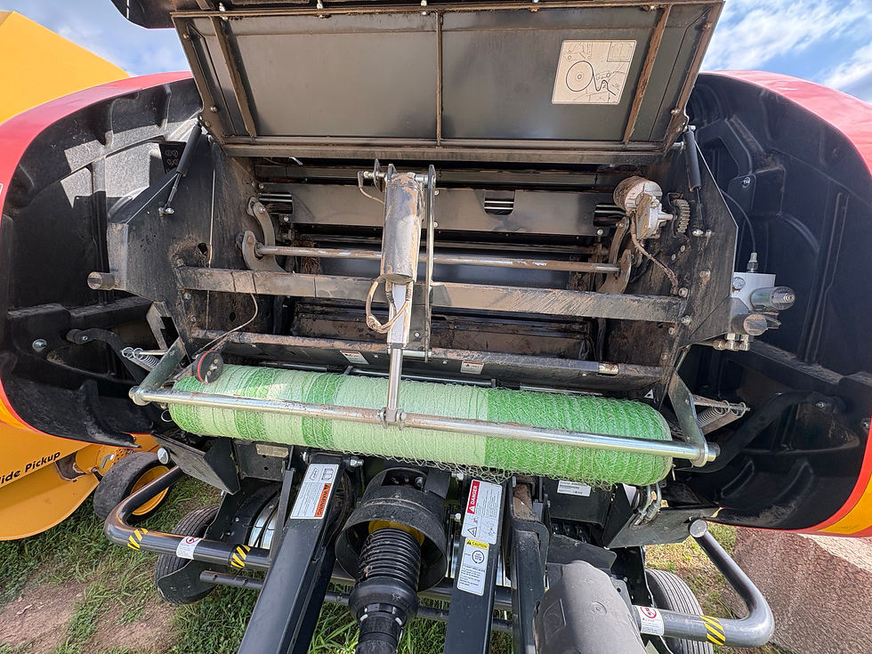 Thumbnail: USED Kubota BV4160 Round Hay Baler 17924