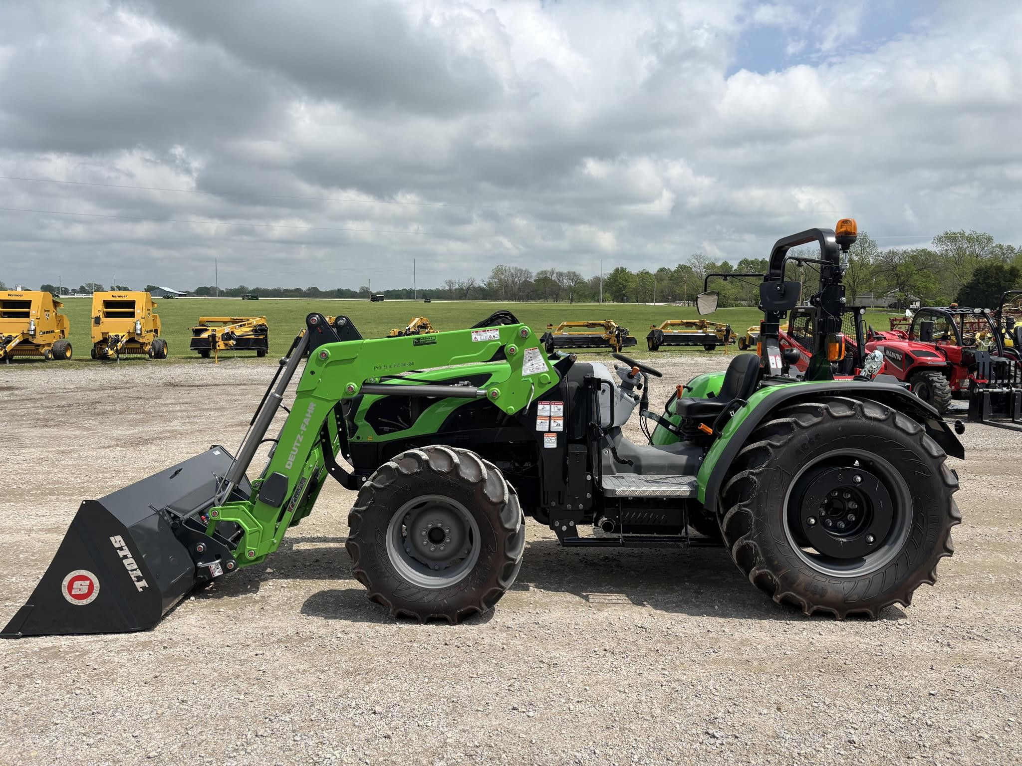 DEUTZ FAHR 4065/4080 Tractor (65-80 HP)