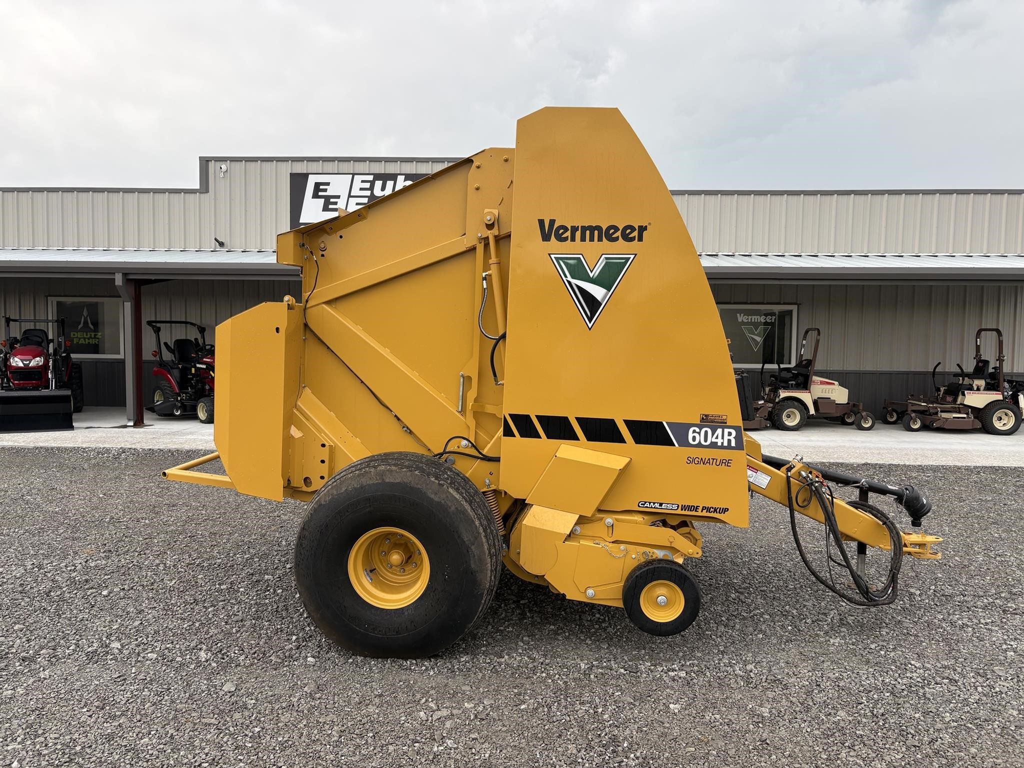 2024 VERMEER 604R Signature Hay Baler 17960
