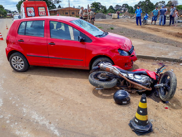 Carro e moto colidem de frente em Campo Belo do Sul