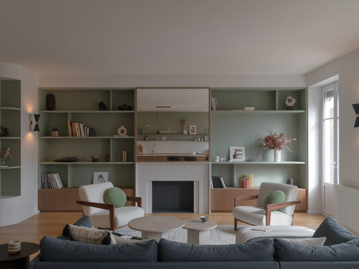 ppartement Brotteaux à Lyon, rénovation d'un duplex par BC Ateliers, alliant agencement sur mesure, chêne et design contemporain.