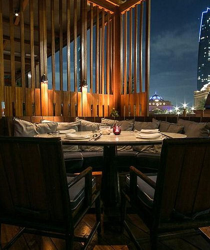 Hakkasan Abu Dhabi Review: Michelin-Starred Modern Chinese Cuisine at Emirates Palace