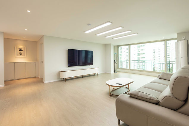 목련동아경남45평 거실11.jpg