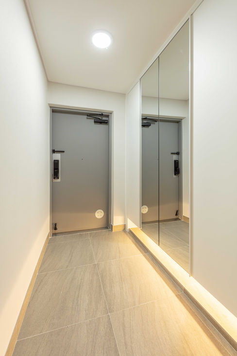 목련동아경남45평 현관3.jpg