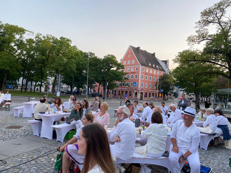 Bericht - Dinner in weiß