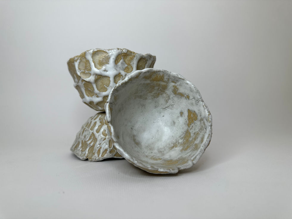 Keramiek potjes met de hand geboetseerd.